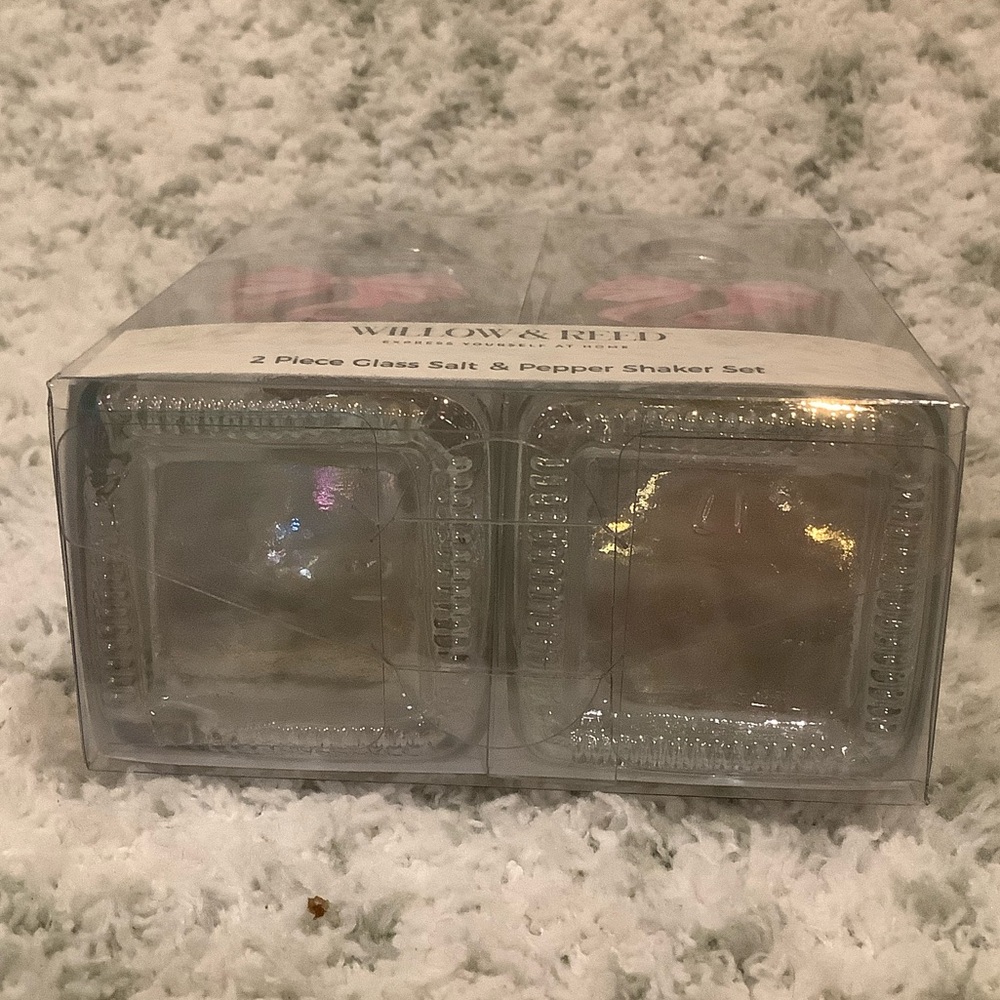 Willow & Reed Pink Ribbon Valentines Day Glass Salt Pepper Shaker Set NWT boxed - Picture 10 of 14